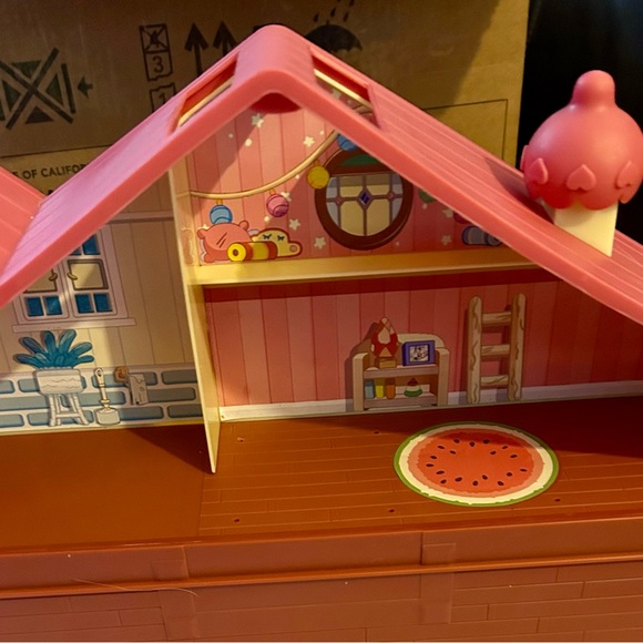 Bluey Heeler Family Celebration Home & Backyard Playset with Figurines - Picture 6 of 9